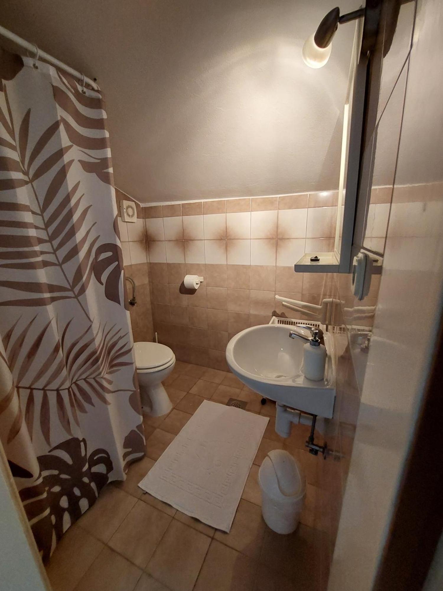 Apartments Mlacovic Rab Town Ngoại thất bức ảnh