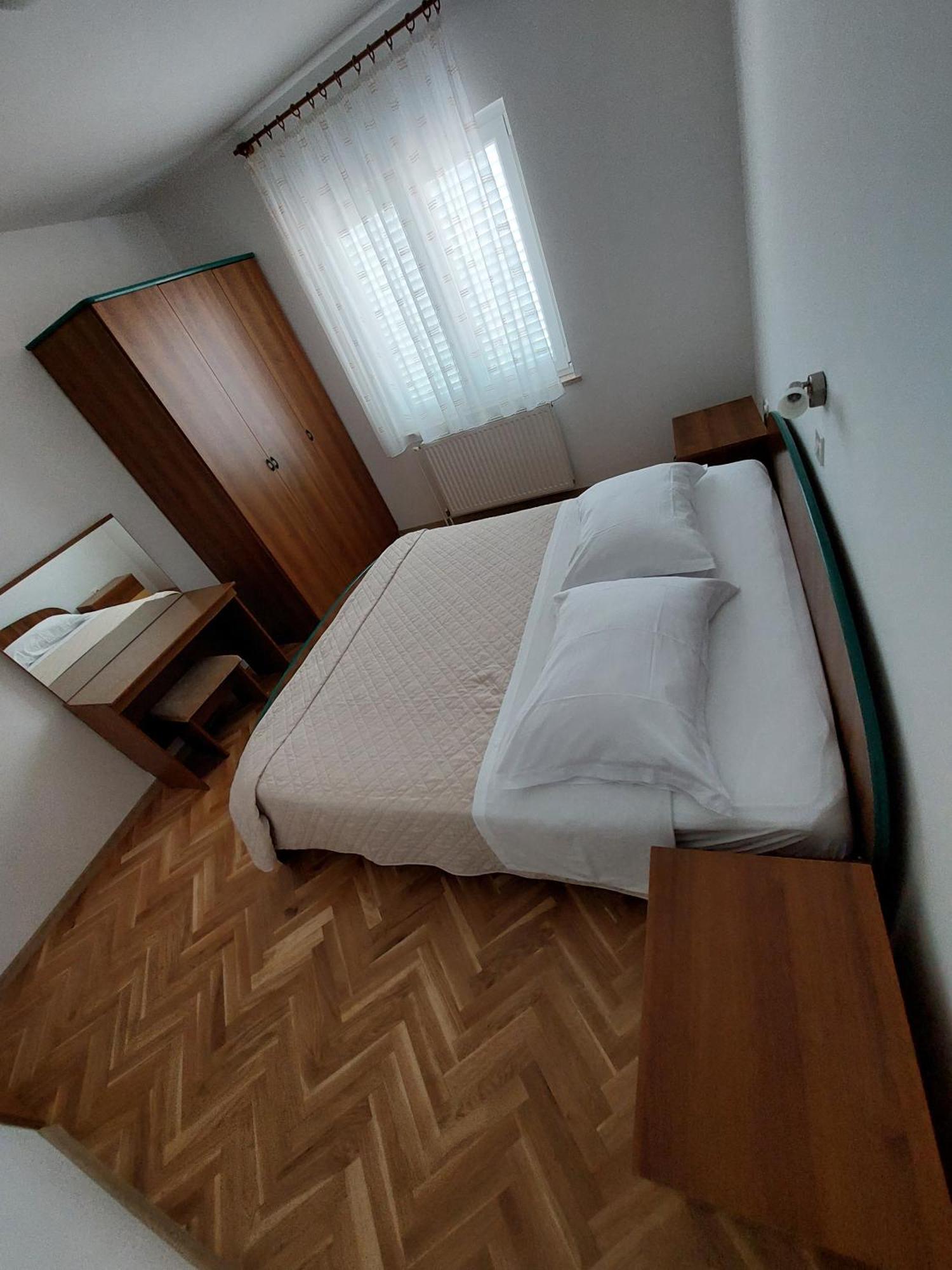 Apartments Mlacovic Rab Town Ngoại thất bức ảnh
