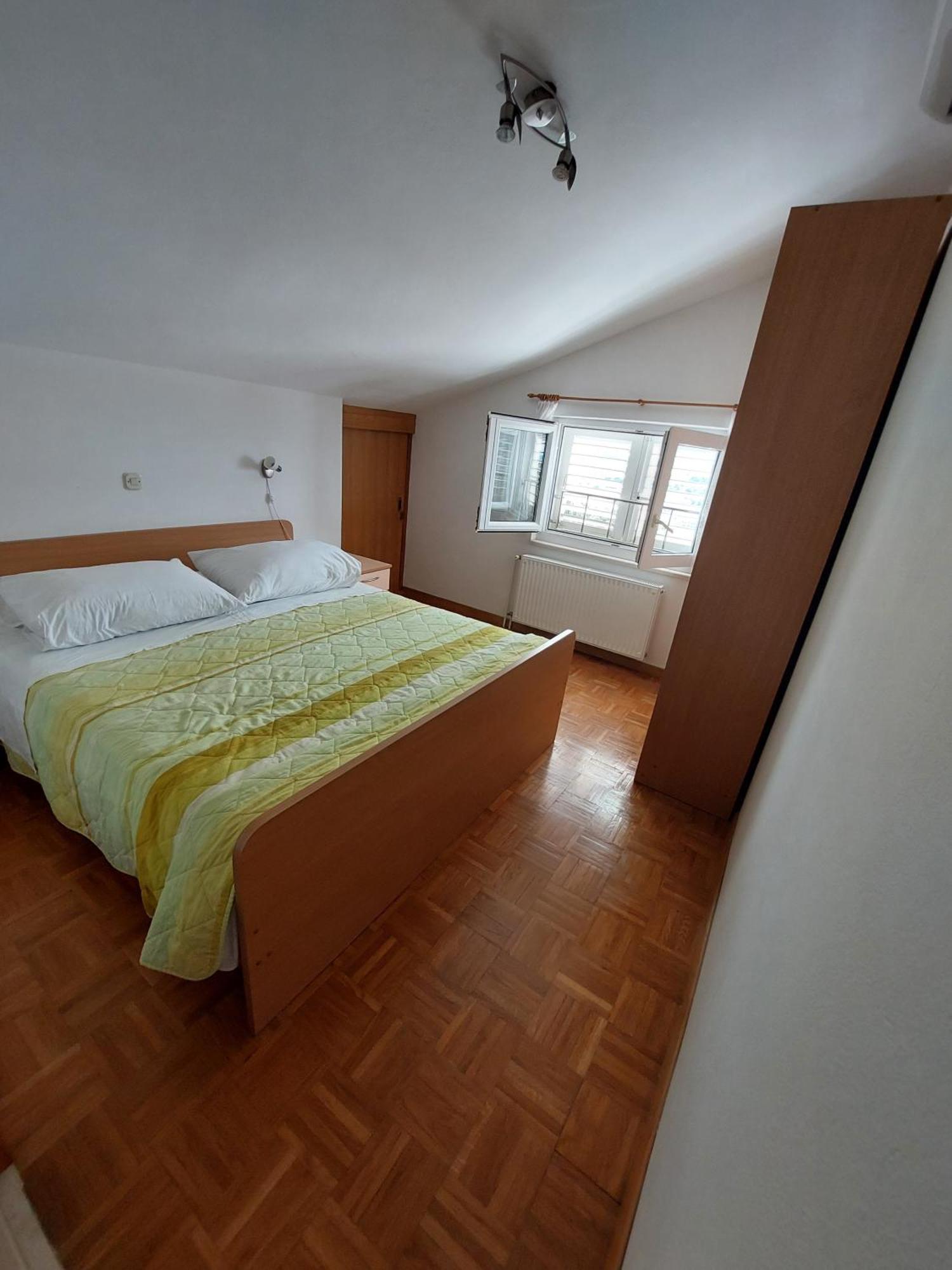 Apartments Mlacovic Rab Town Ngoại thất bức ảnh