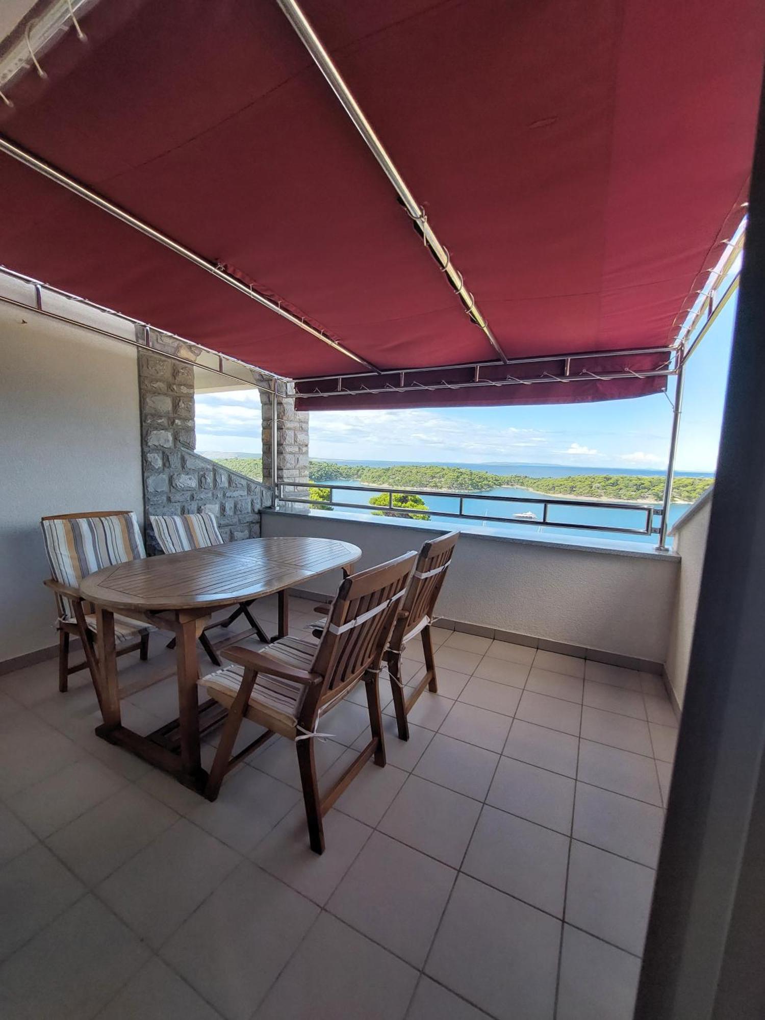 Apartments Mlacovic Rab Town Ngoại thất bức ảnh