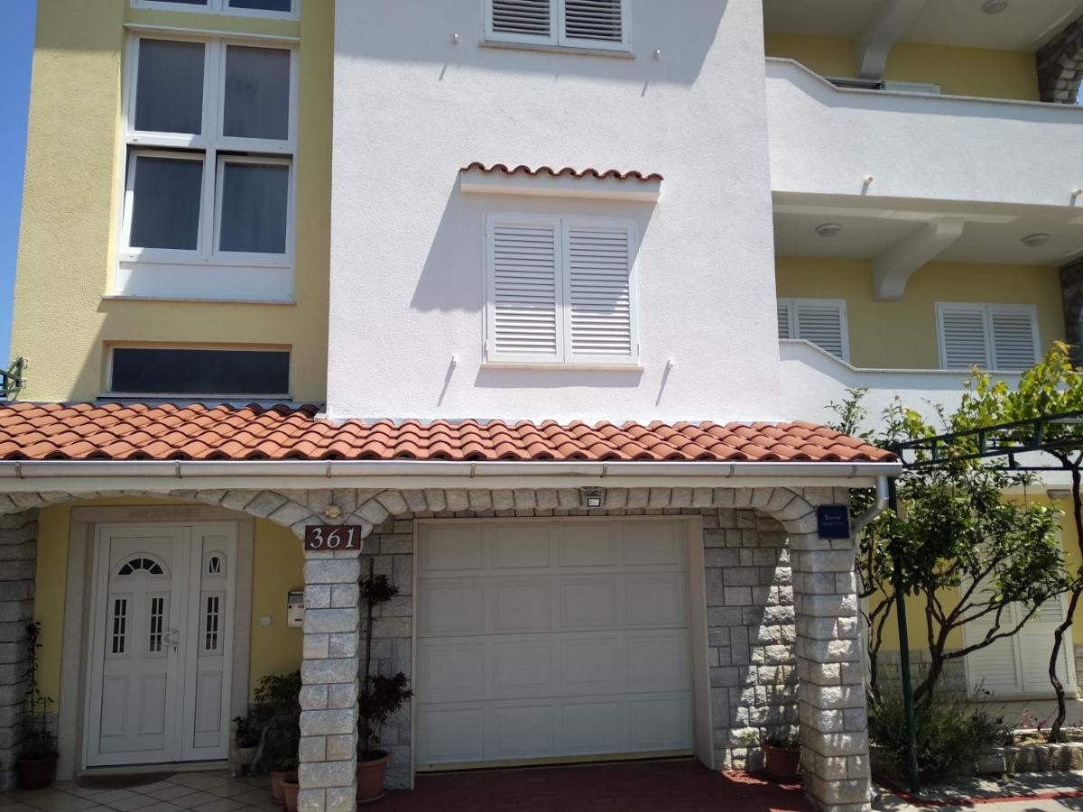 Apartments Mlacovic Rab Town Ngoại thất bức ảnh